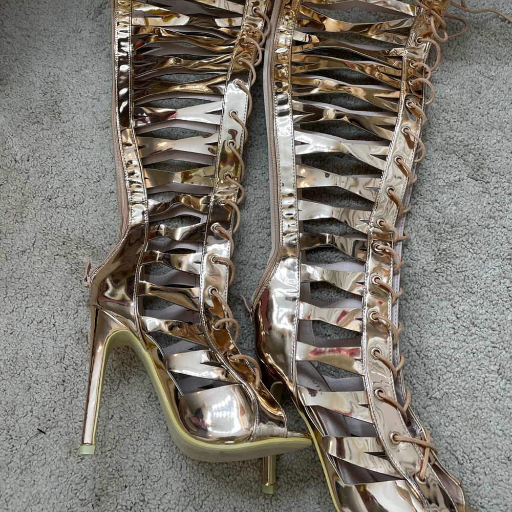 Gold color size 6